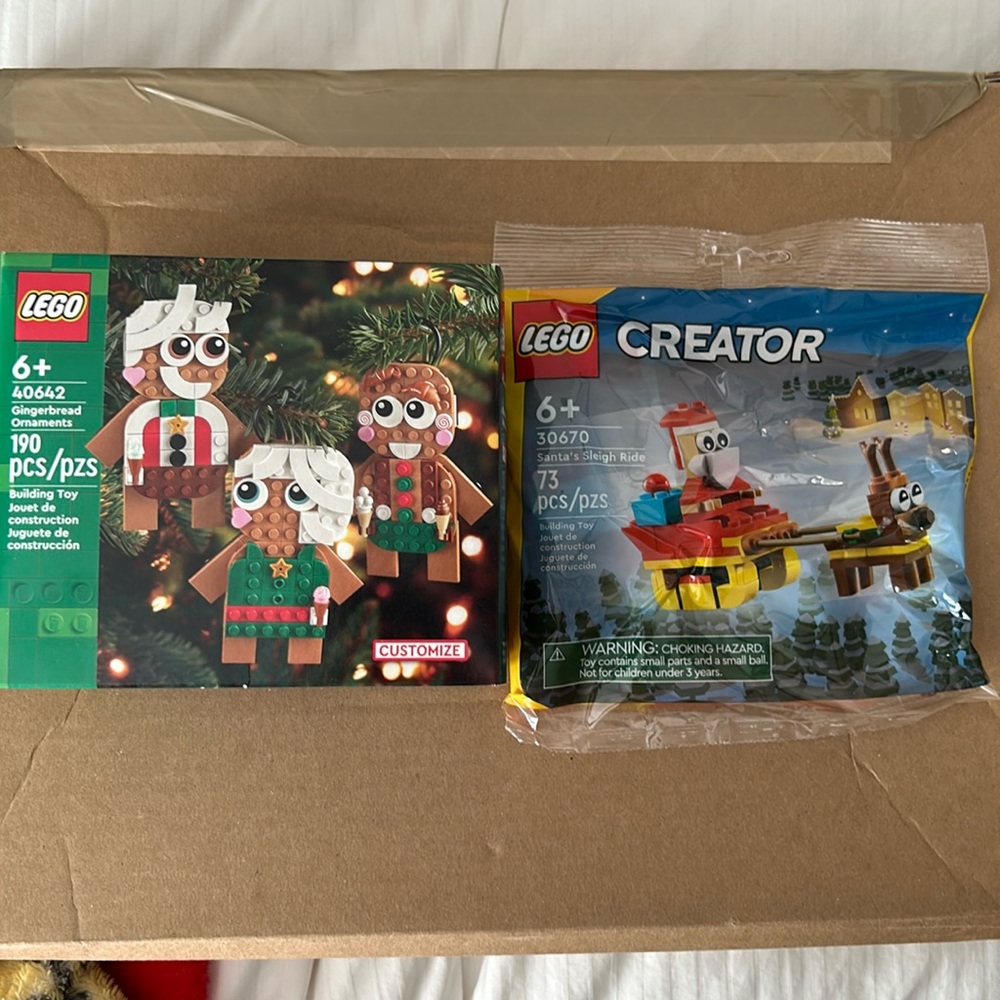 Lego Gingerbread Ornaments (retired) and Santa’s Sleigh Ride 40642 & 30670